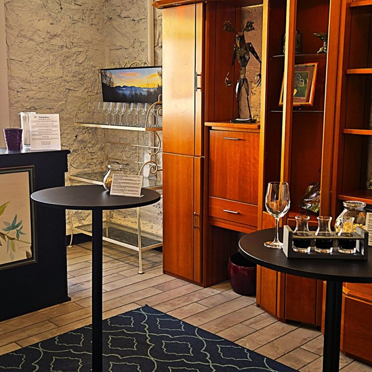 Three Rivers Art Gallery Wine Tasting